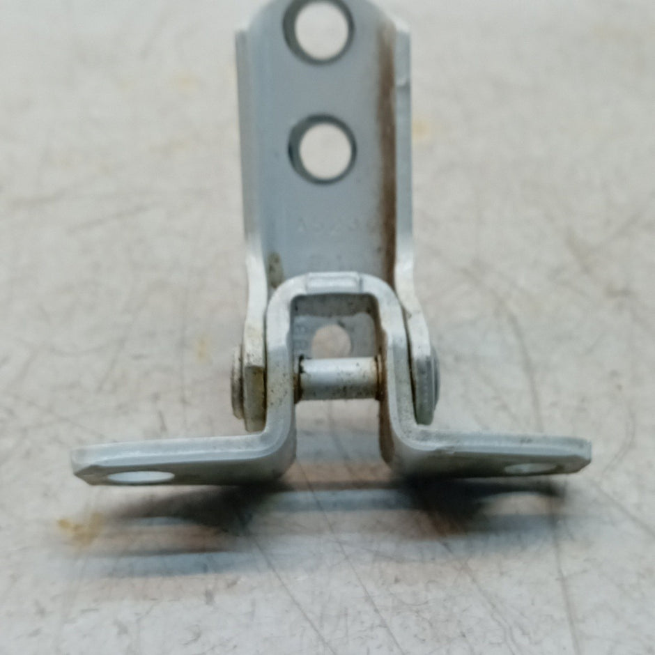 MITSUBISHI OUTLANDER MK3  FRONT DOOR HINGE PANEL A523 A046834 FM001636