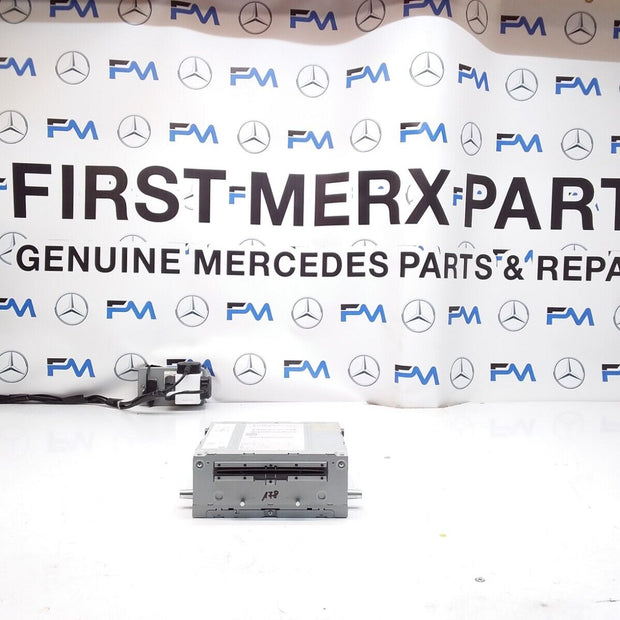 MERCEDES - BENZ E - CLASS W205 2016 RADIO SAT NAV HEAD UNIT  A2059006222 FM00302