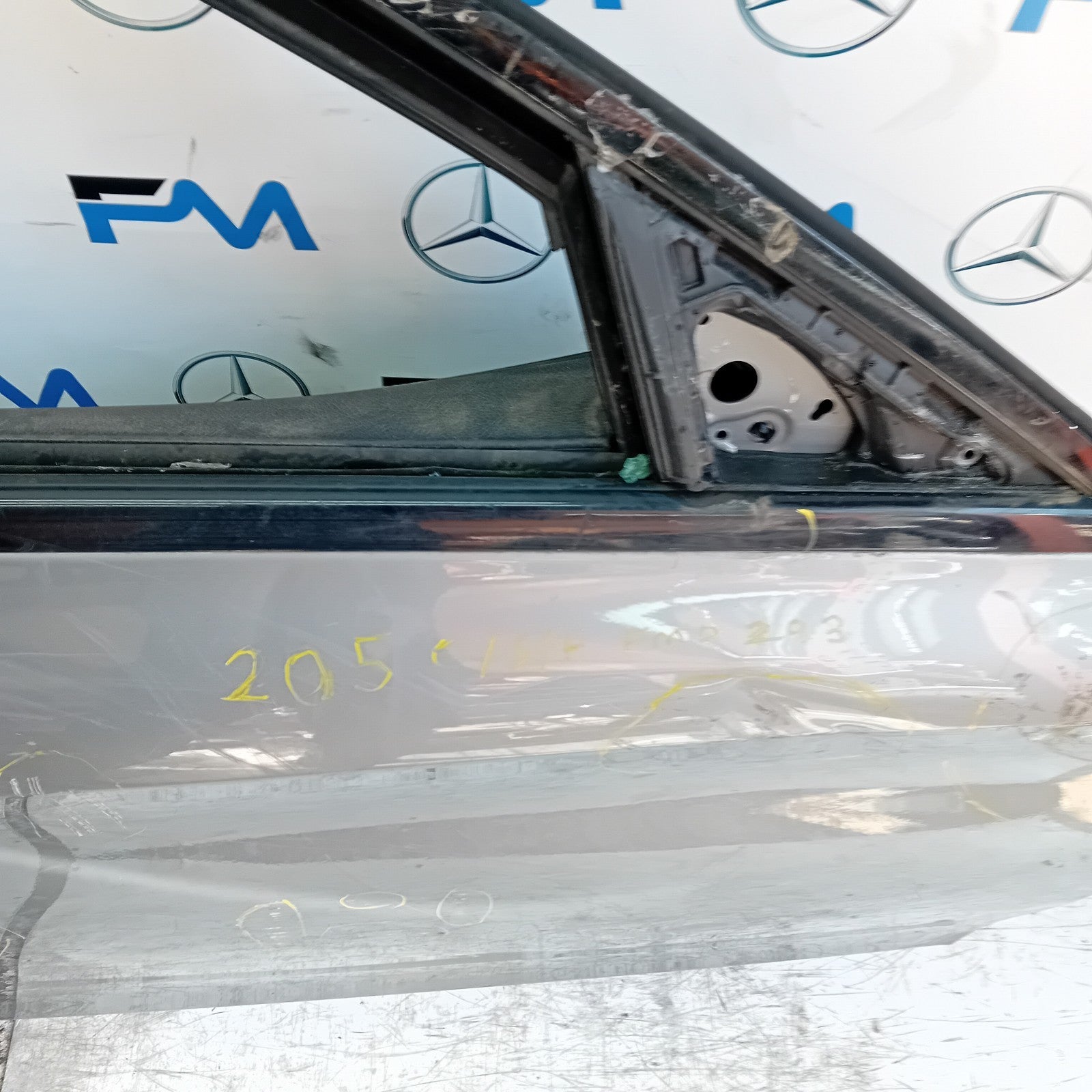 MERCEDES C-CLASS W205 DRIVER FRONT DOOR OSF SILVER 2014 ON COMPLETE FMD293