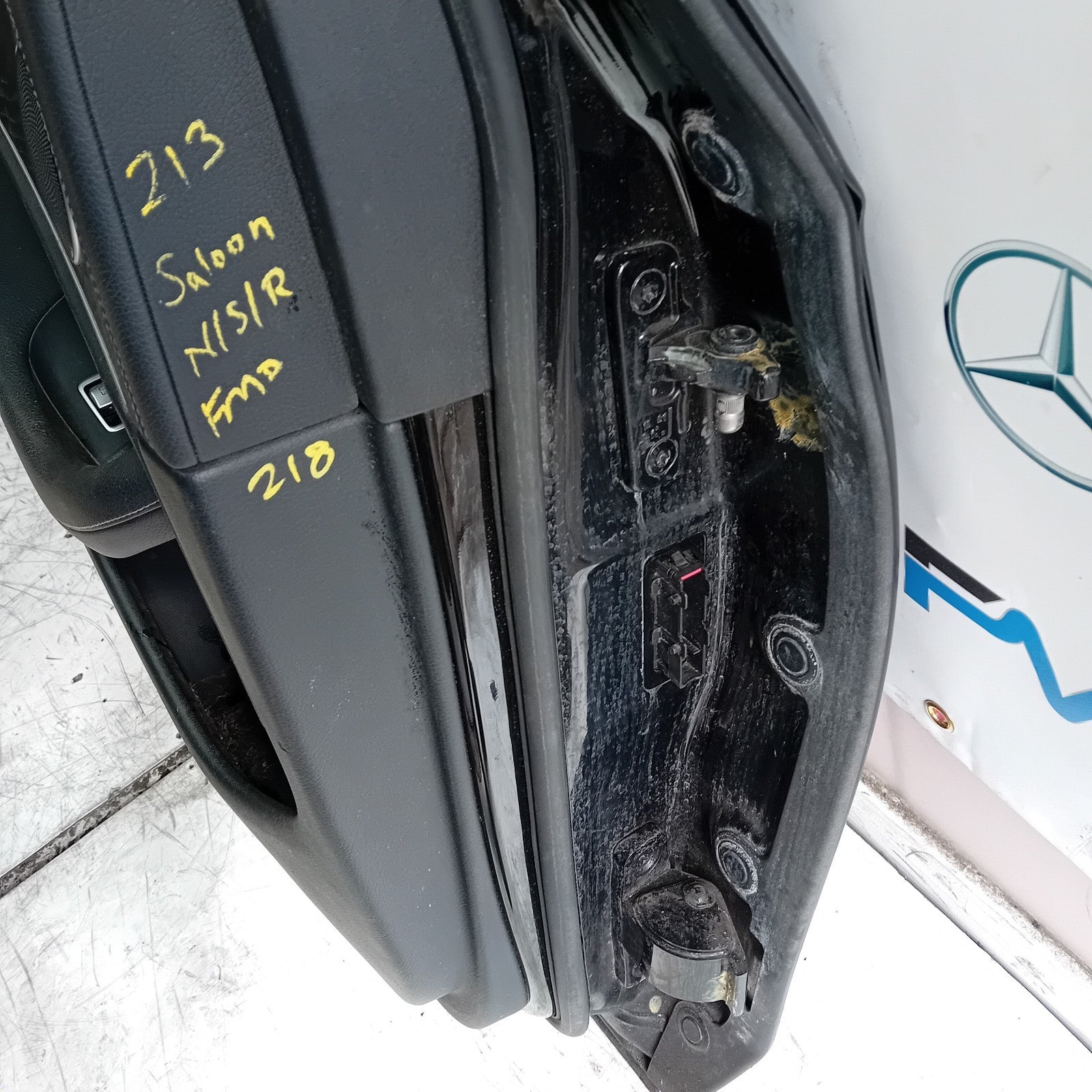 MERCEDES E-CLASS W213 SLN PASSENGER REAR DOOR NSR BLACK 2016 ON COMPLETE FMD218
