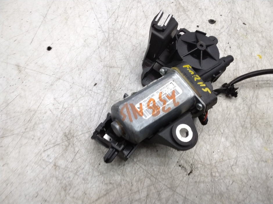  MERCEDES E-CLASS W238 FRONT NEAR SIDE SEAT BELT RETRACTOR A2058600182 FMR115