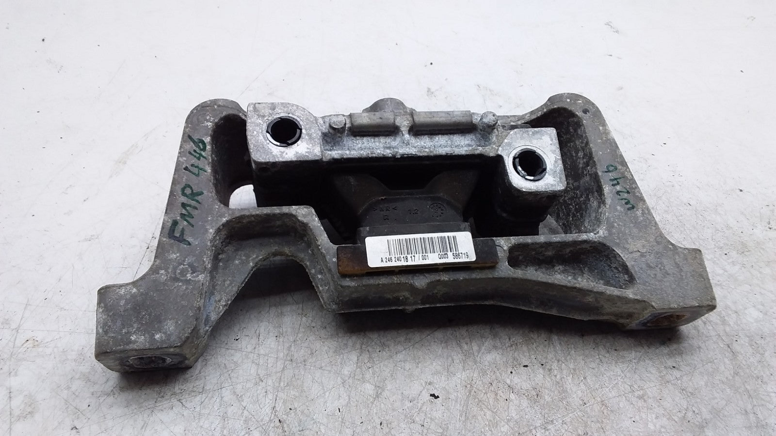 MERCEDES BENZ B-CLS W246 ENGINE MOUNT RIGHT SIDE DIESEL A2462401817 FMR446