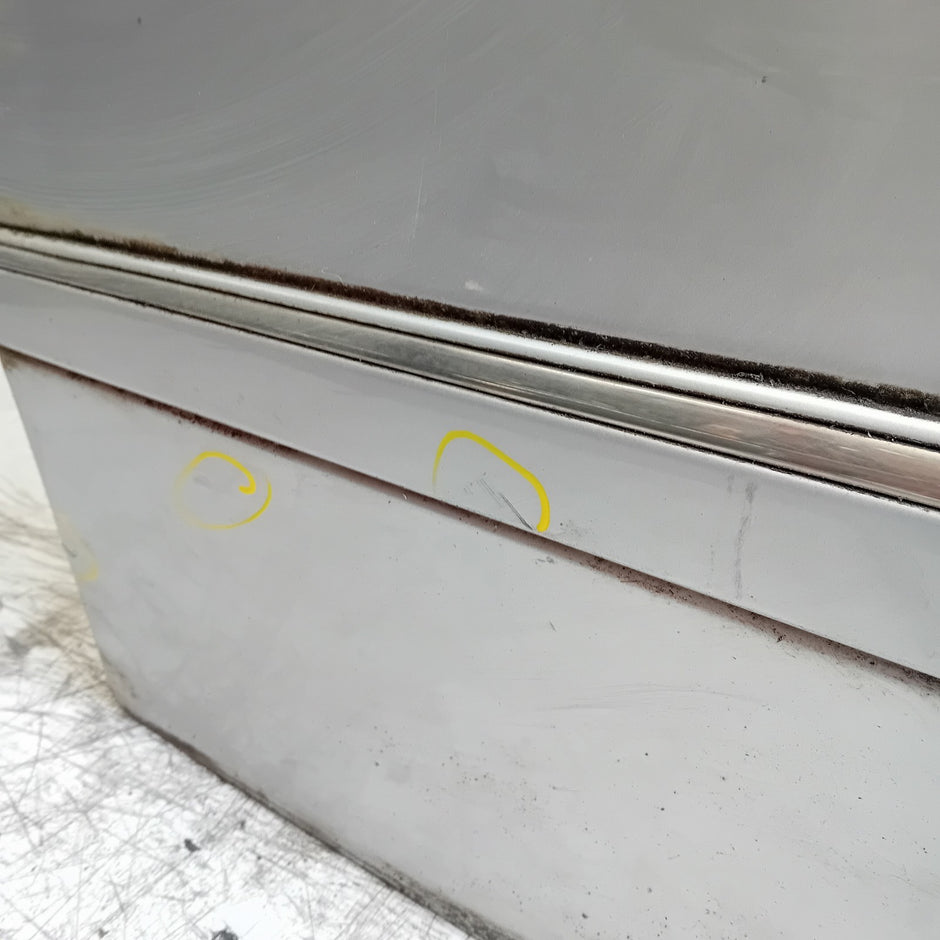 MERCEDES E-CLASS W211 PASSENGER FRONT DOOR NSF 2009 SILVER FMD504