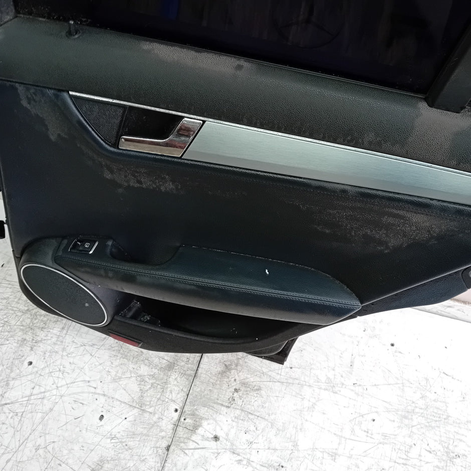 MERCEDES BENZ C-CLASS W204  DRIVER REAR DOOR OSR BLACK 2008-14 COMPLETE FMD236