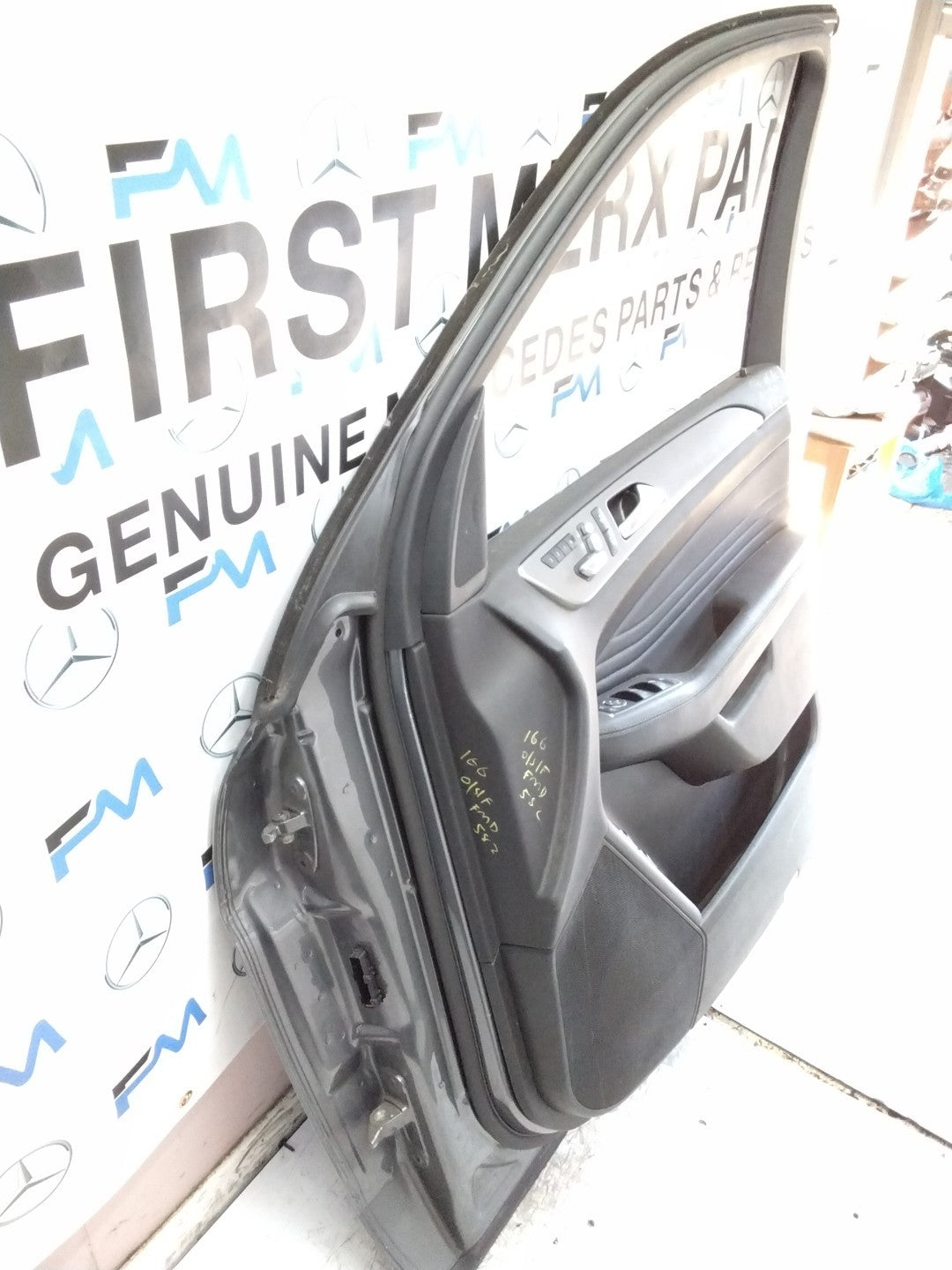 MERCEDES M-CLS W166  DRIVER REAR DOOR OSF GREY 2011-15 COMPLETE FMD582