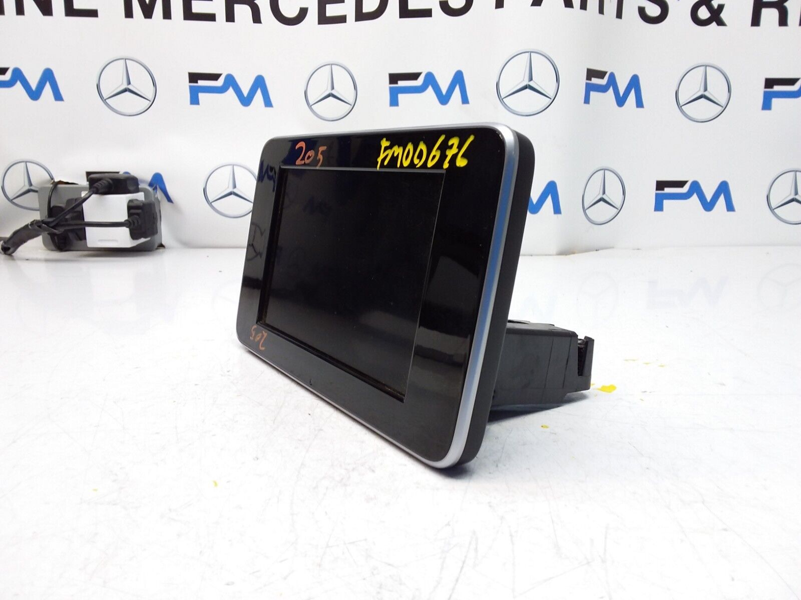 MERCEDES C-CLASS W205 2016 SAT NAV MULTIMEDIA SCREEN A2059004113 FM00676