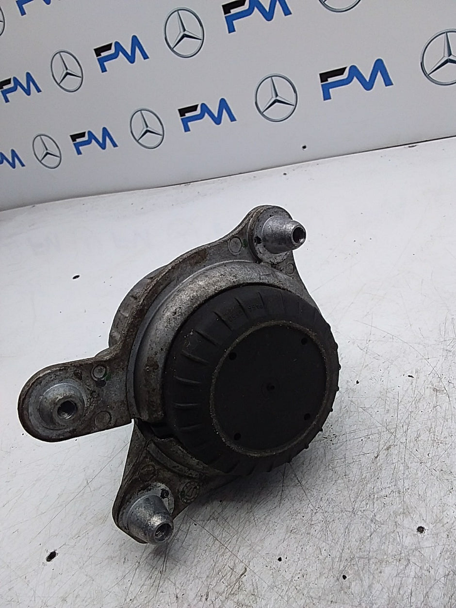 MERCEDES BENZ  E-CLASS  W213  ENGINE MOUNT LEFT NS A2132400500 FMR343