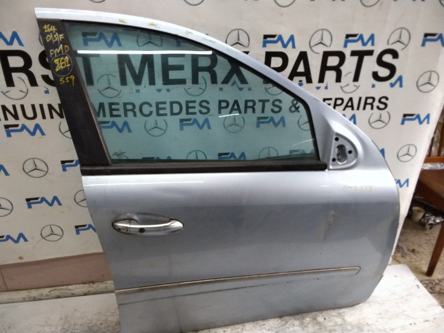 MERCEDES M-CLASS W164  DRIVER FRONT DOOR OSF  2005-2011 SILVER  FMD559