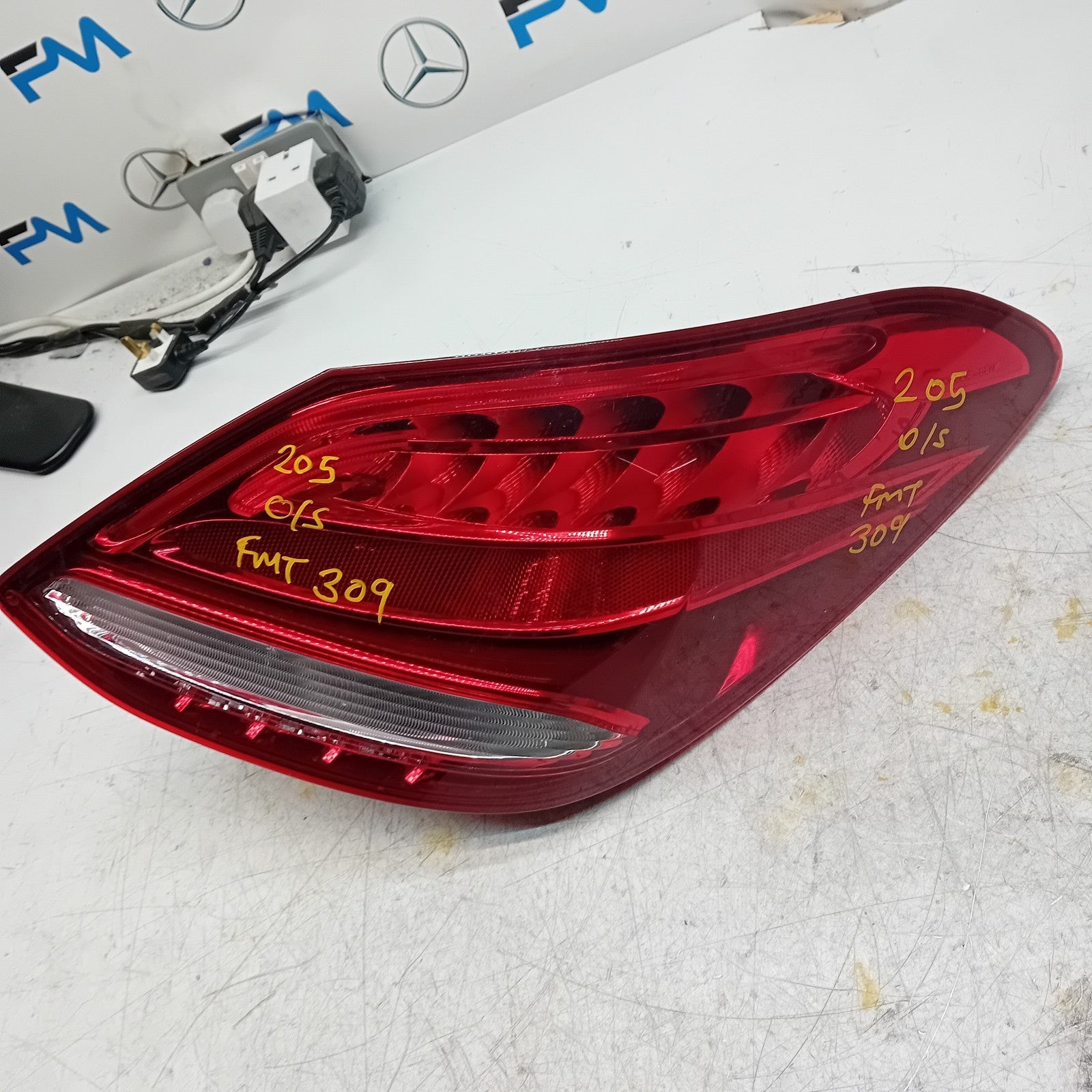 MERCEDES C-CLASS W205 DRIVER SIDE RIGHT REAR TAIL LIGHT 2014 A2059061257 FMT309