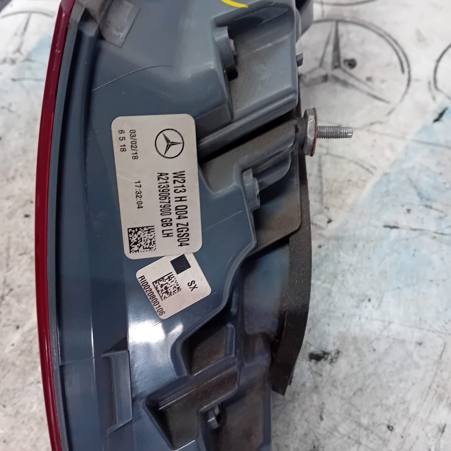 MERCEDES BENZ E-CLASS W213 E63 PASSENGER SIDE (NEAR SIDE) REAR LIGHT A2139067900