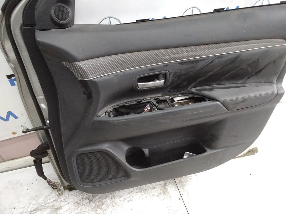 MITSUBISHI OUTLANDER MK3 DRIVER FRONT DOOR OSF SILVER COMPLETE 2013 FMD305