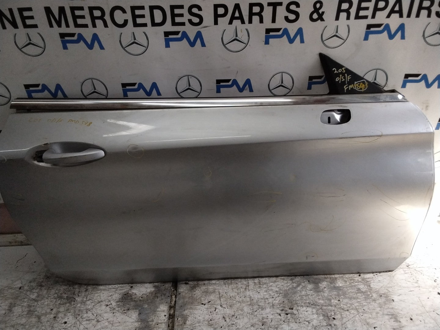 MERCEDES BENZ  C-CLS W205 DRIVER FRONT DOOR OSF SILVER 2014-21  FMD598