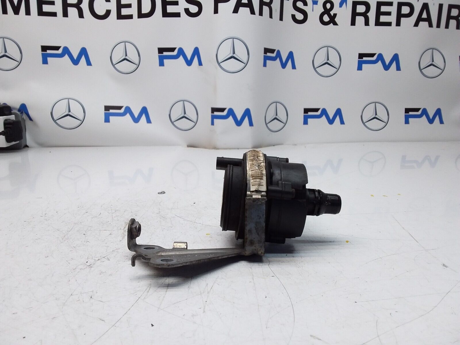 Mercedes E-CLASS W213 ELECTRIC COOLANT WATER PUMP A0005004386 FM00610 2023