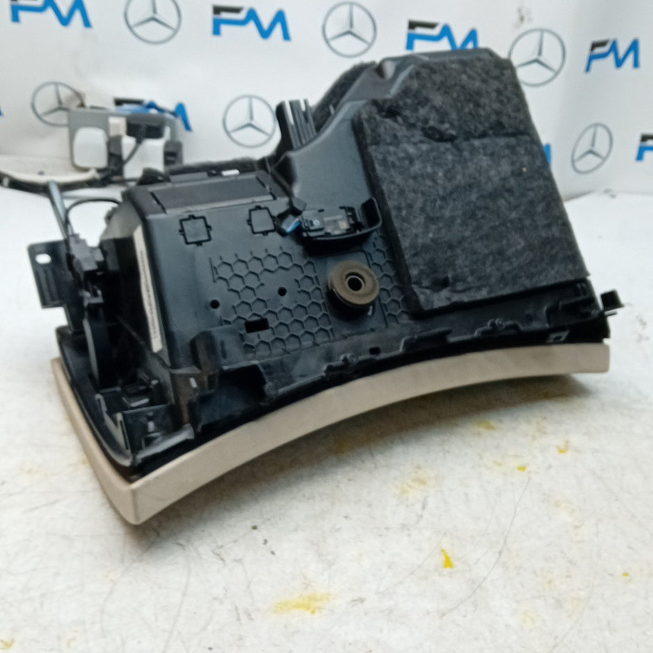 MERCEDES E-CLASS W213 DASHBOARD GLOVEBOX 2016 ON A2136800391 FM001301