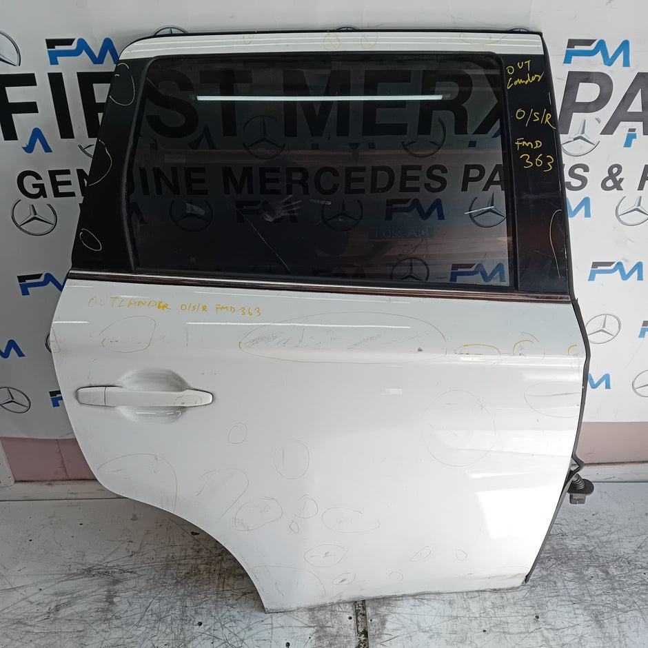 MITSUBISHI OUTLANDER MK3 DRIVER REAR DOOR OSR 2013 WHITE COMPLETE FMD363
