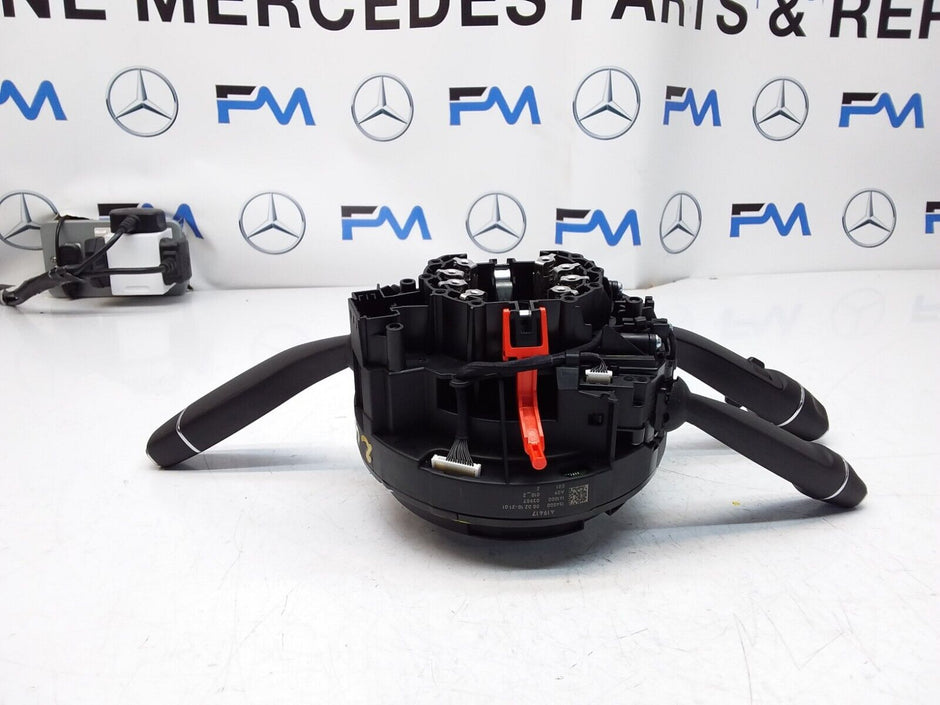 Mercedes  B-CLASS W246 INDICATOR/WIPER GEAR SELECT + SQUIB  2018 FM00536