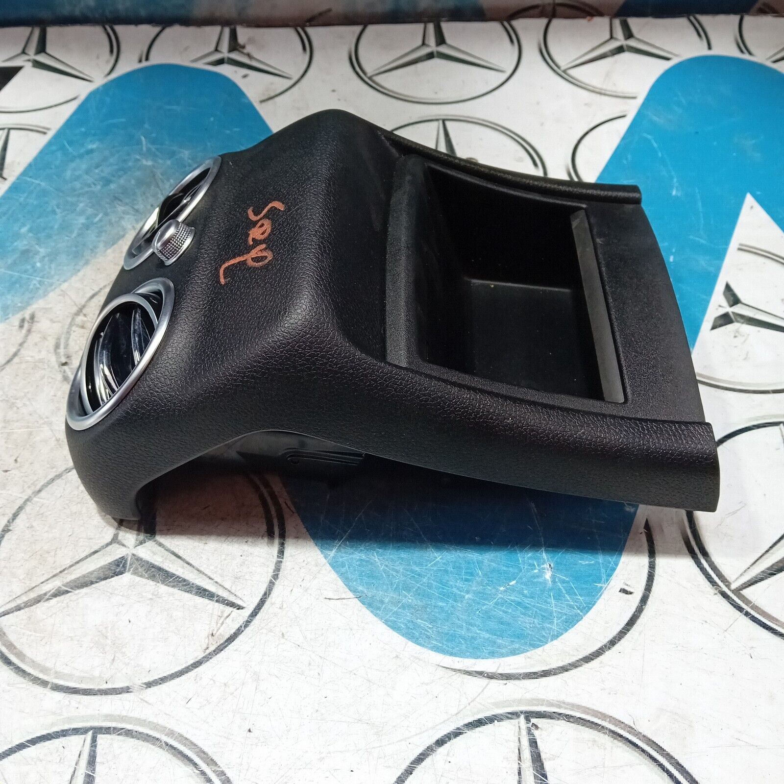 MERCEDES BENZ C CLASS W205 2016 REAR AIR VENT GRILL CENTRE CONSOLE A2058308301