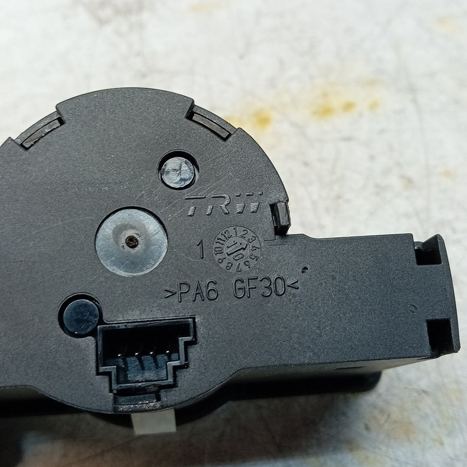 MERCEDES C-CLASS W205 HEADLIGHT CONTROL SWITCH 2014 A2045453004 FM001563