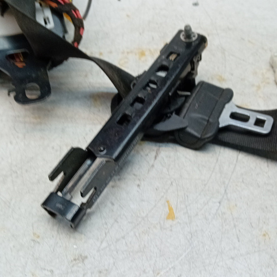 MERCEDES BENZ S-CLASS W222 SEAT BELT FRONT PASSENGER A2228604100 BLACK FM001230