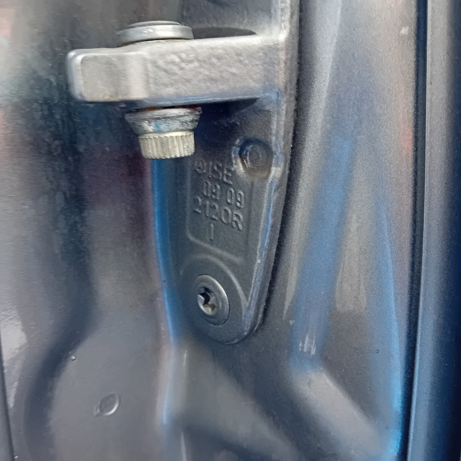MERCEDES BENZ  E-CLASS W212 DRIVER REAR DOOR OSR GREY 2009-16 COMPLETE FMD196