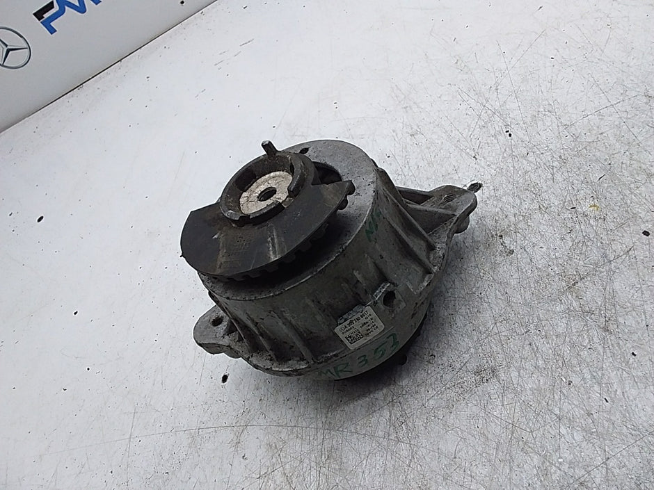 MERCEDES BENZ  C-CLASS  W205  ENGINE MOUNT LEFT NS A2052406617 FMR353