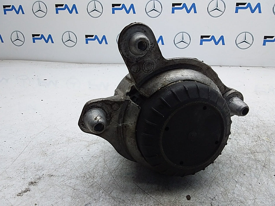 MERCEDES BENZ  C-CLASS  W205  ENGINE MOUNT LEFT NS A2052406617 FMR353