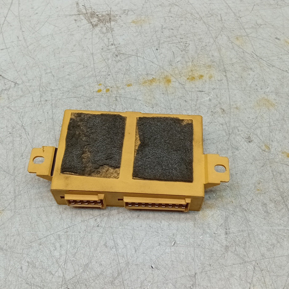 MITSUBISHI OUTLANDER MK3 TOW TRAILER CONTROL MODULE  2014-2021 FM001623