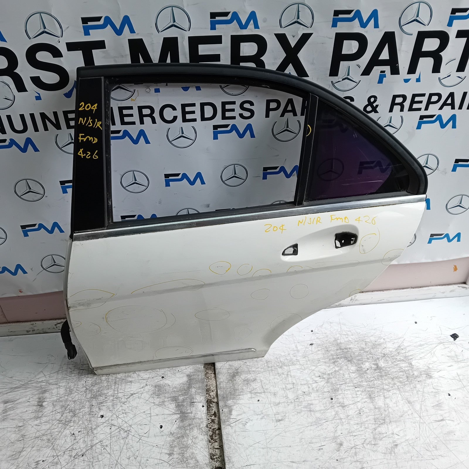 MERCEDES C-CLASS W204 SLN PASSENGER REAR DOOR NSR WHITE 2008-14 FMD426