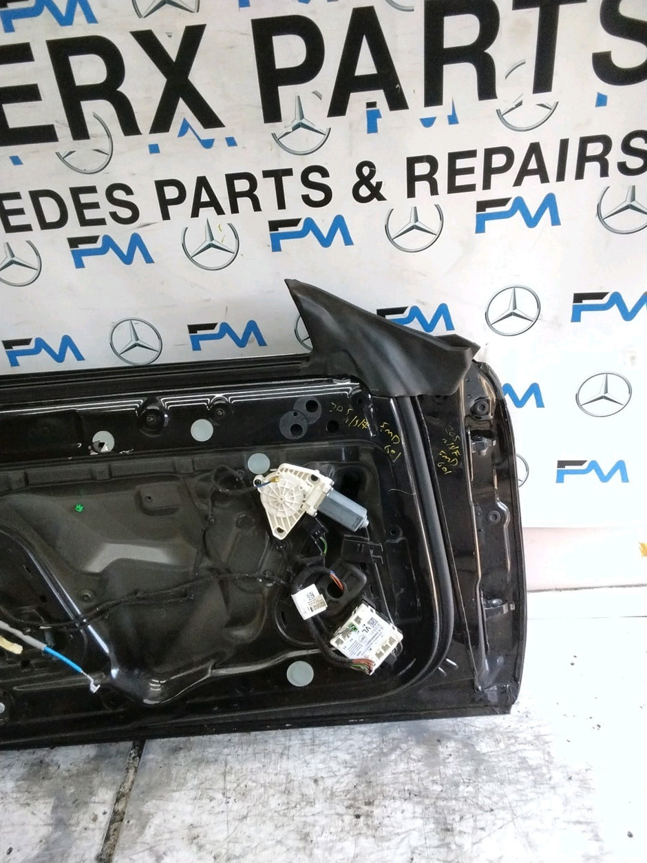 MERCEDES BENZ  C-CLS W205  PASSENGER FRONT DOOR NSF BLACK 2014-21  FMD601