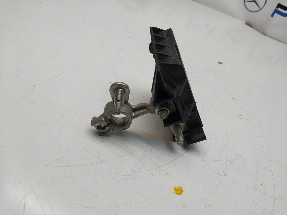 Mercedes W213 W205 W218 W238 W253 Negative Battery Tray Clamp A0009061505FM00248