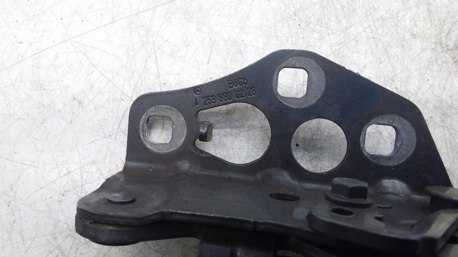 MERCEDES BENZ GLC W253 DRIVER SIDE BONNET HINGE A2538800228 FMR425