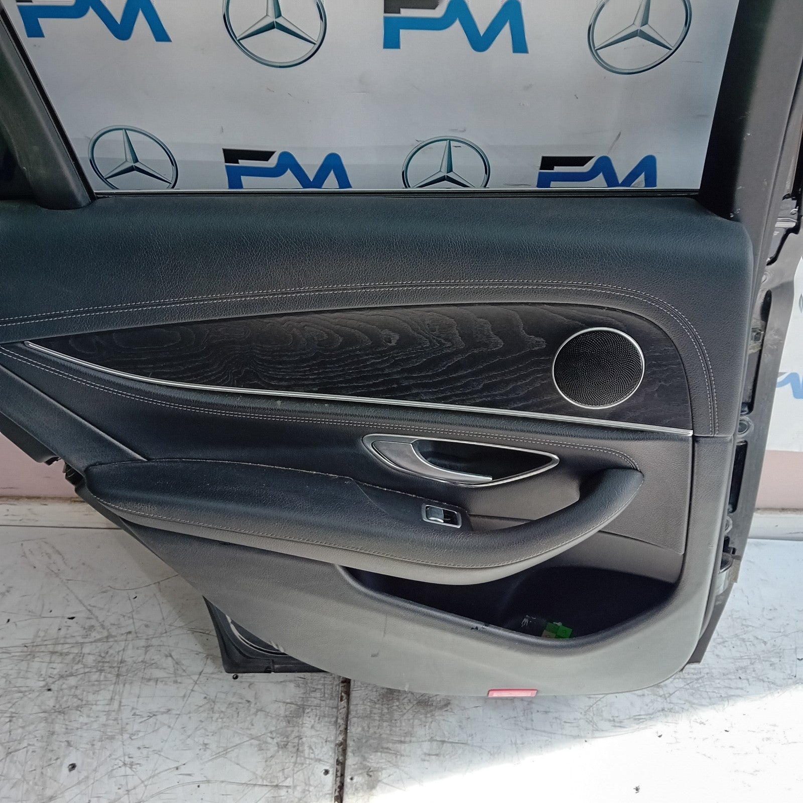 MERCEDES E-CLASS W213 SLN PASSENGER REAR DOOR NSR BLACK 2016 ON COMPLETE FMD218