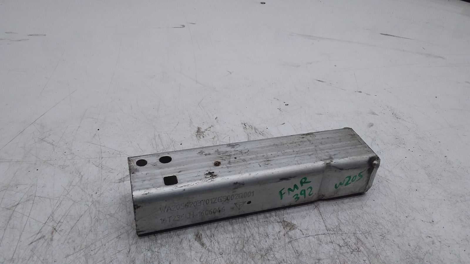 MERCEDES C-CLASS  W205 LOWER REINFORCEMENT CRASH ABSORBER BAR A2056203701 FMR392