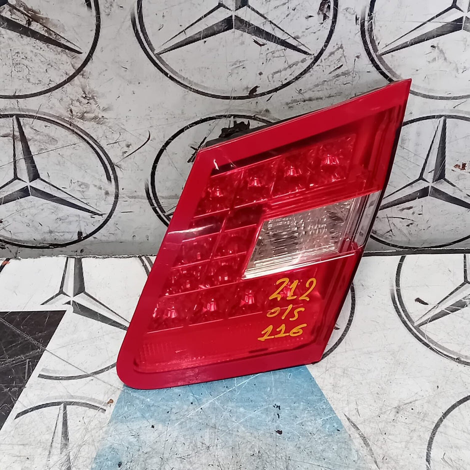 MERCEDES BENZ W212 E-CLASS SALOON INNER REAR DRIVER SIDE TAIL LIGHT