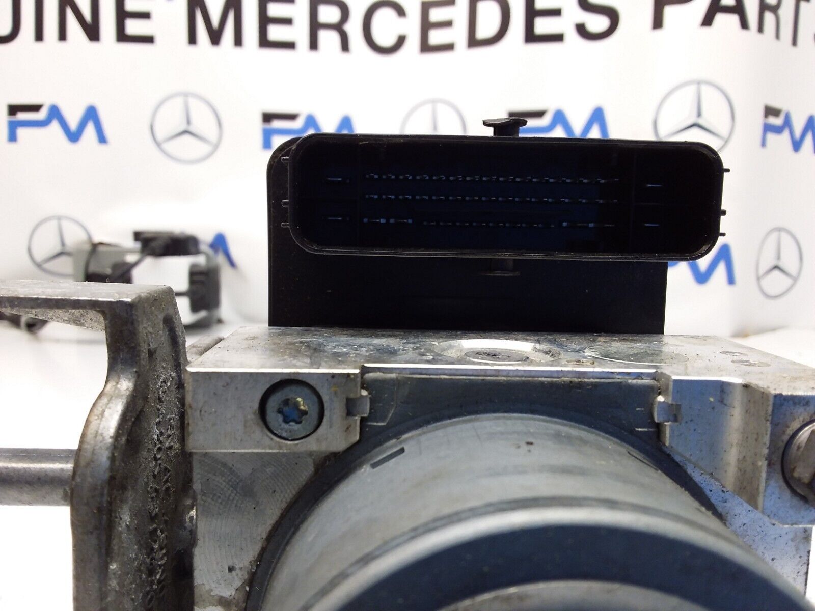 MERCEDES C-CLASS W205 ABS PUMP MODULE CONTROL UNIT A2539011400 FM00428