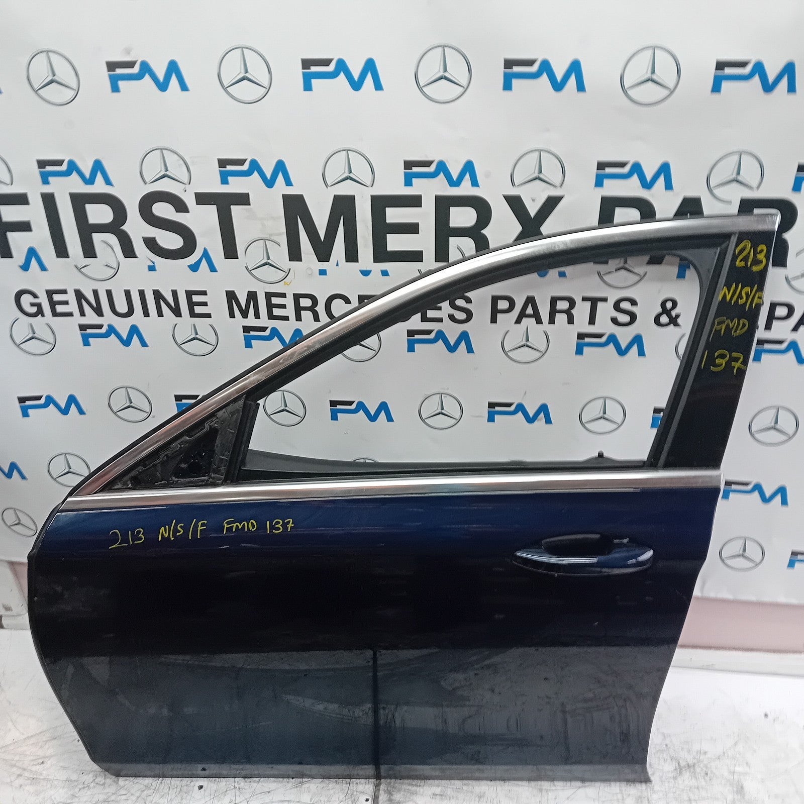MERCEDES E-CLASS W213 PASSENGER SIDE FRONT DOOR N/S/F BLUE COMPLETE FMD137