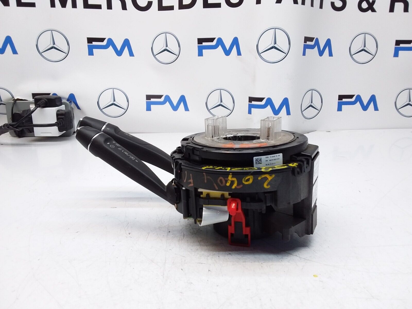 Mercedes E-CLASS W204 INDICATOR/WIPER GEAR SELECT + SQUIB  2016 FM00550