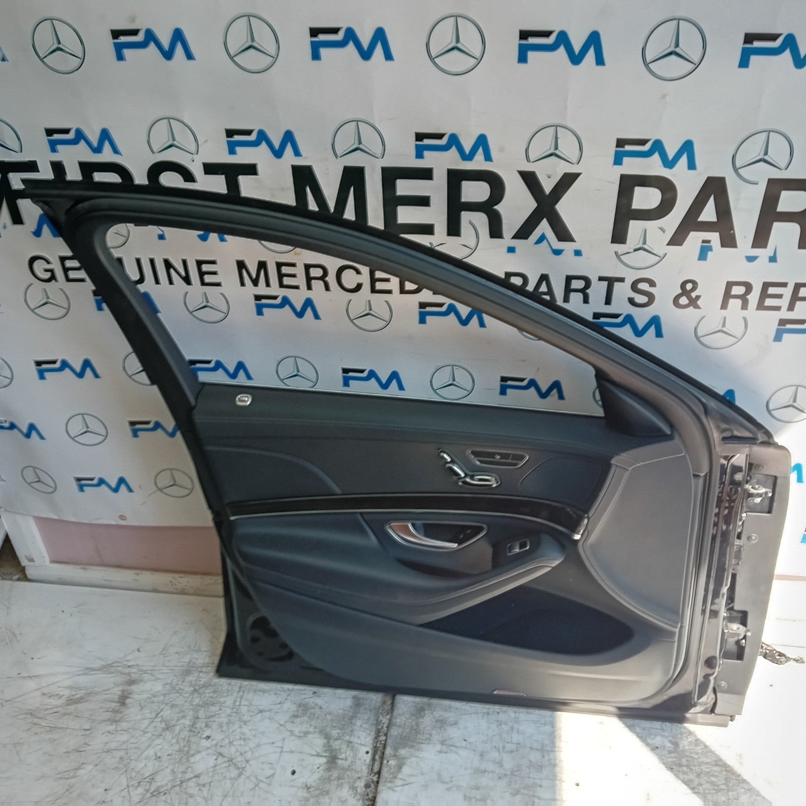 MERCEDES S-CLASS W222 SLN PASSENGER FRONT DOOR NSF BLACK 2014 ON COMPLETE FMD354