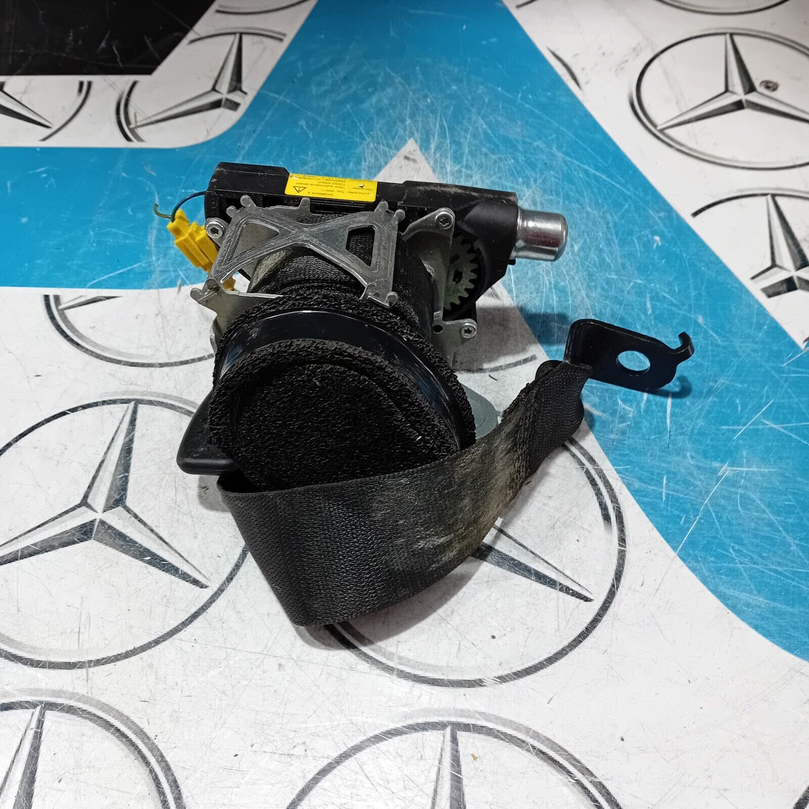 MERCEDES E CLASS SEAT BELT REAR LEFT PASSENGER SIDE W212 2009/2016 A2128605385