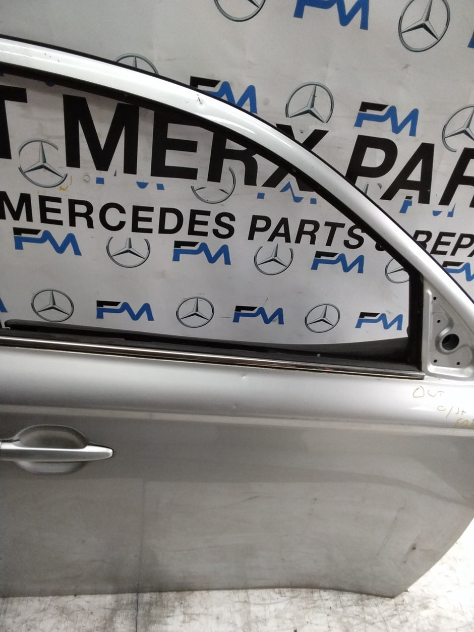 MITSUBISHI OUTLANDER MK3 DRIVER FRONT DOOR OSF SILVER COMPLETE 2013 FMD305