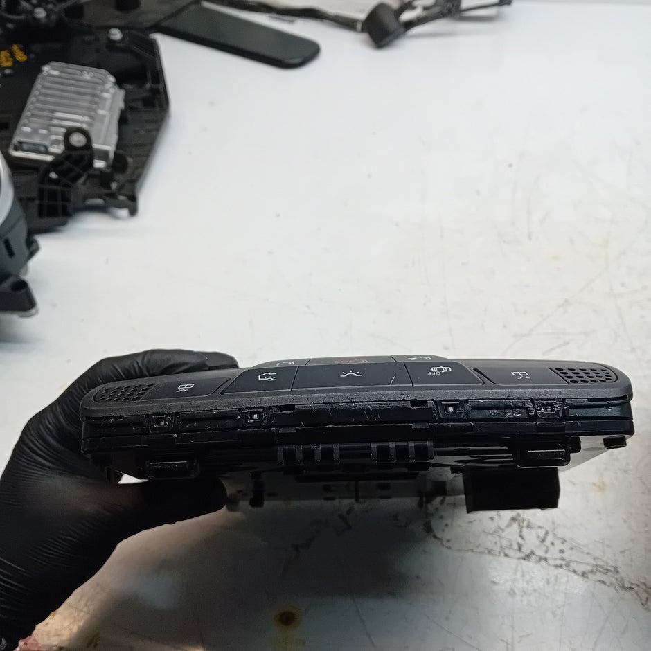 MERCEDES BENZ  C-CLASS W205 MHEV INTERIOR LIGHT A0009002507 2014 ON FM001474
