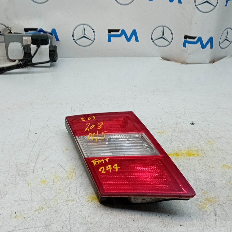 MERCEDES C-CLASS W203 ESTATE PASSENGER LEFT REAR TAIL LIGHT A2038204964 FMT274