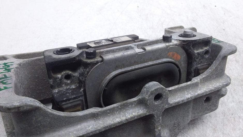 MERCEDES BENZ B-CLS W246 ENGINE MOUNT RIGHT SIDE A2462402517 FMR447