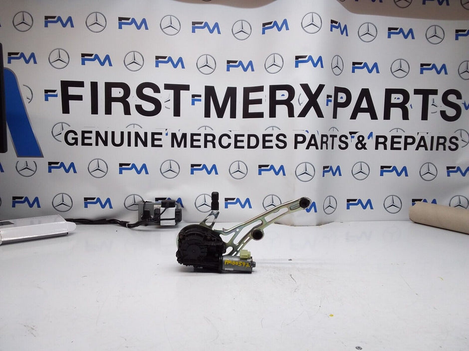 Mercedes C-CLASS W205 TAILGATE LIFT SOFT CLOSE 0390204 124 FM00597 