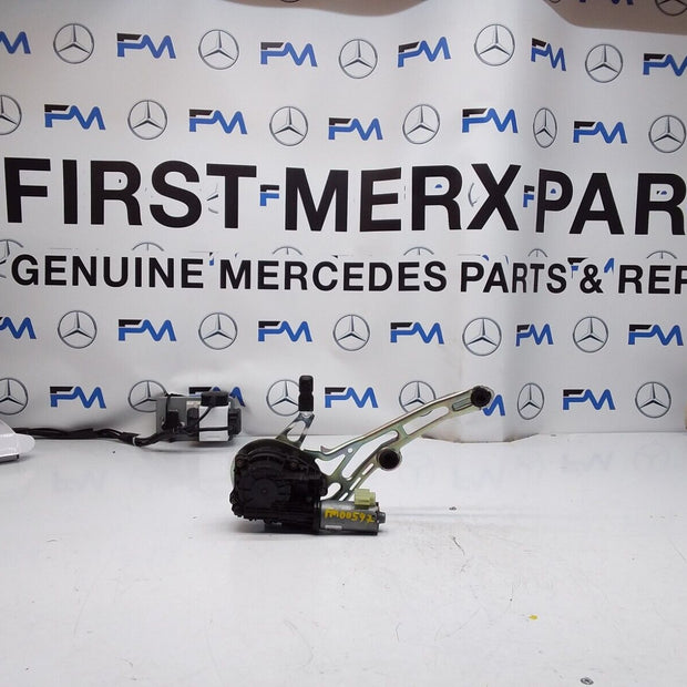 Mercedes C-CLASS W205 TAILGATE LIFT SOFT CLOSE 0390204 124 FM00597 