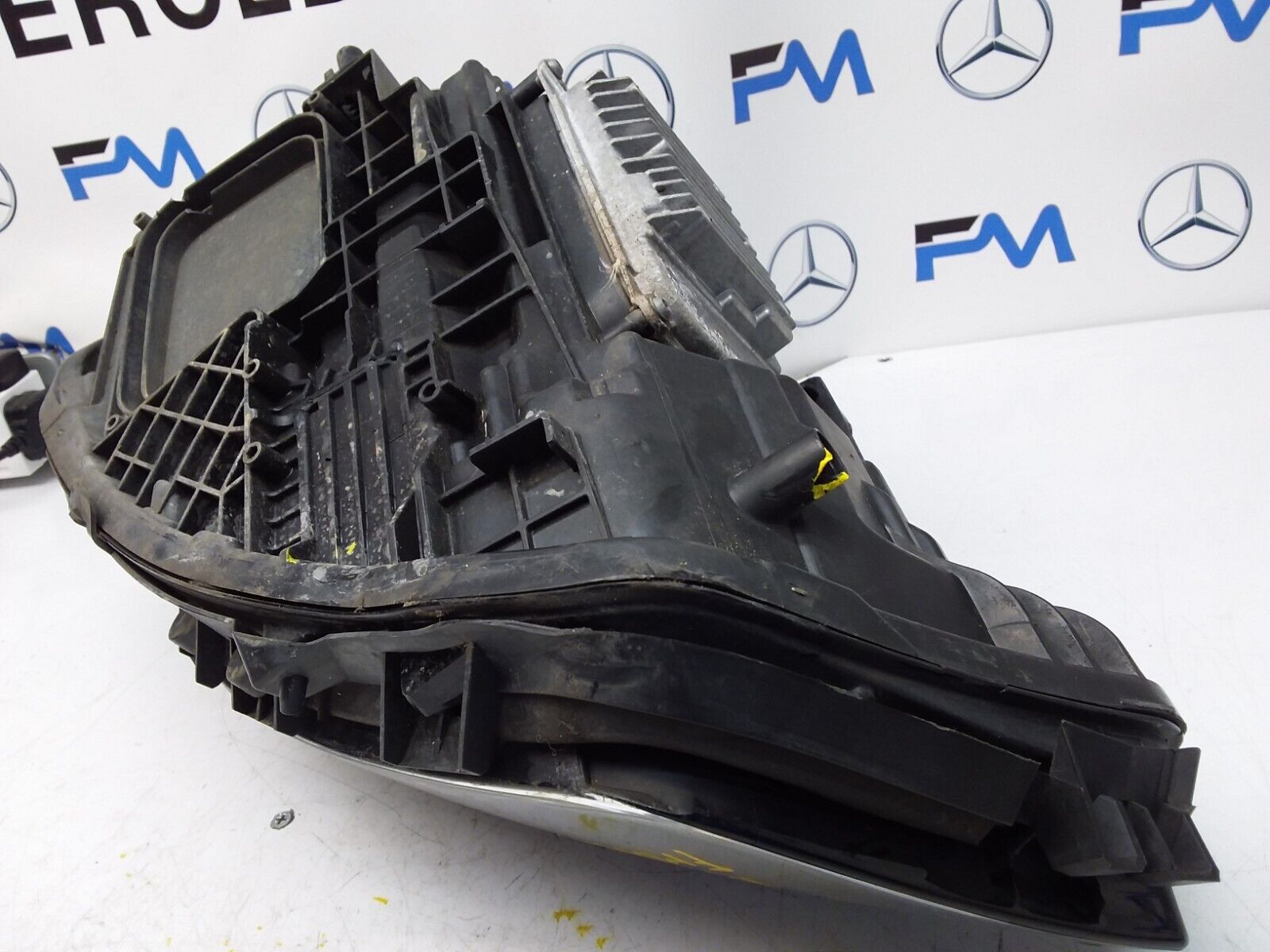 2016 MERCEDES A-CLASS W177 HEADLIGHT PASSENGER NS A1779064903 FMH142 (Damaged)