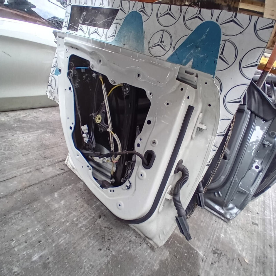 MERCEDES BENZ CLA  W117  PASSENGER SIDE REAR DOOR ( NEAR SIDE REAR )