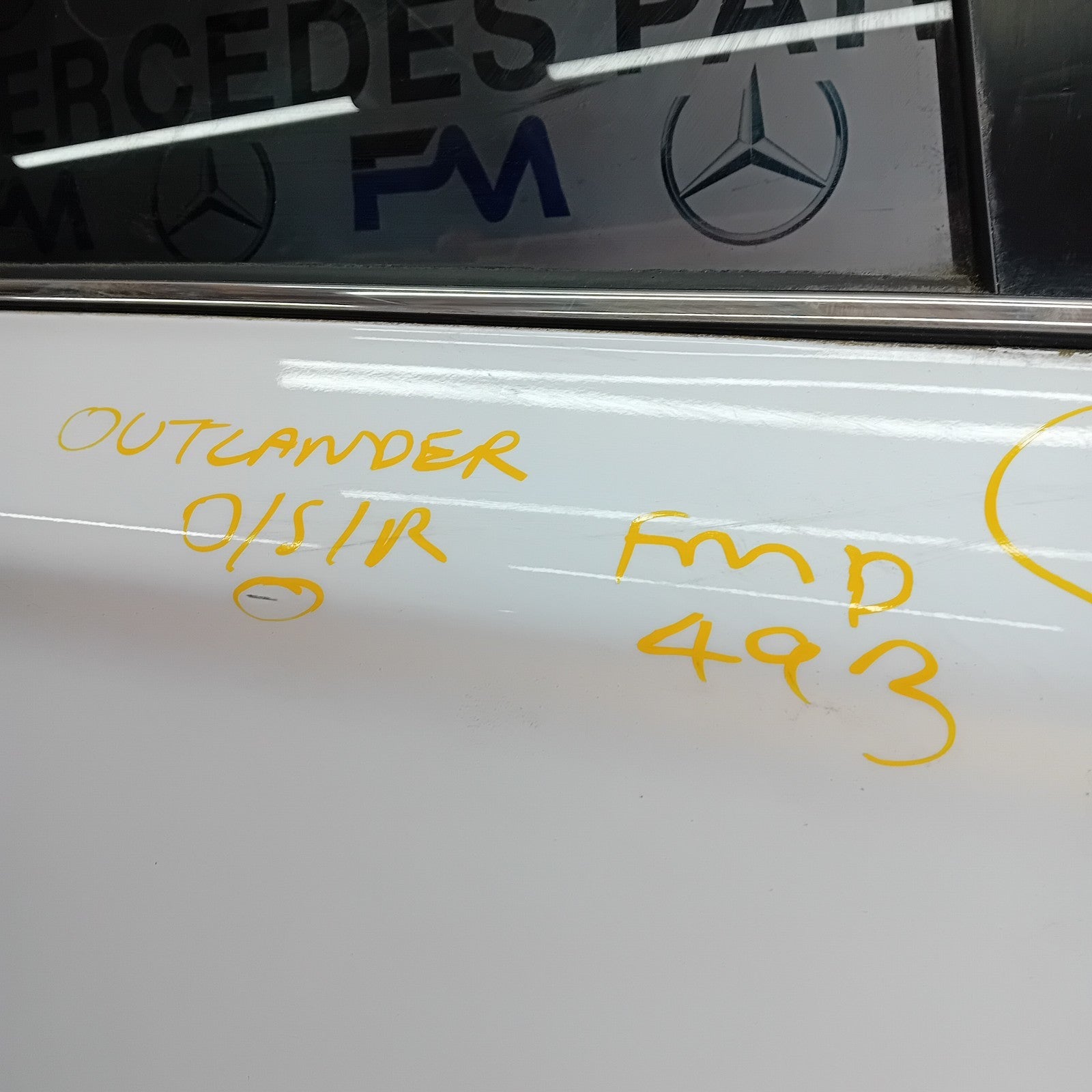 MITSUBISHI OUTLANDER MK3 DRIVER REAR DOOR OSR 2013 WHITE COMPLETE FMD493