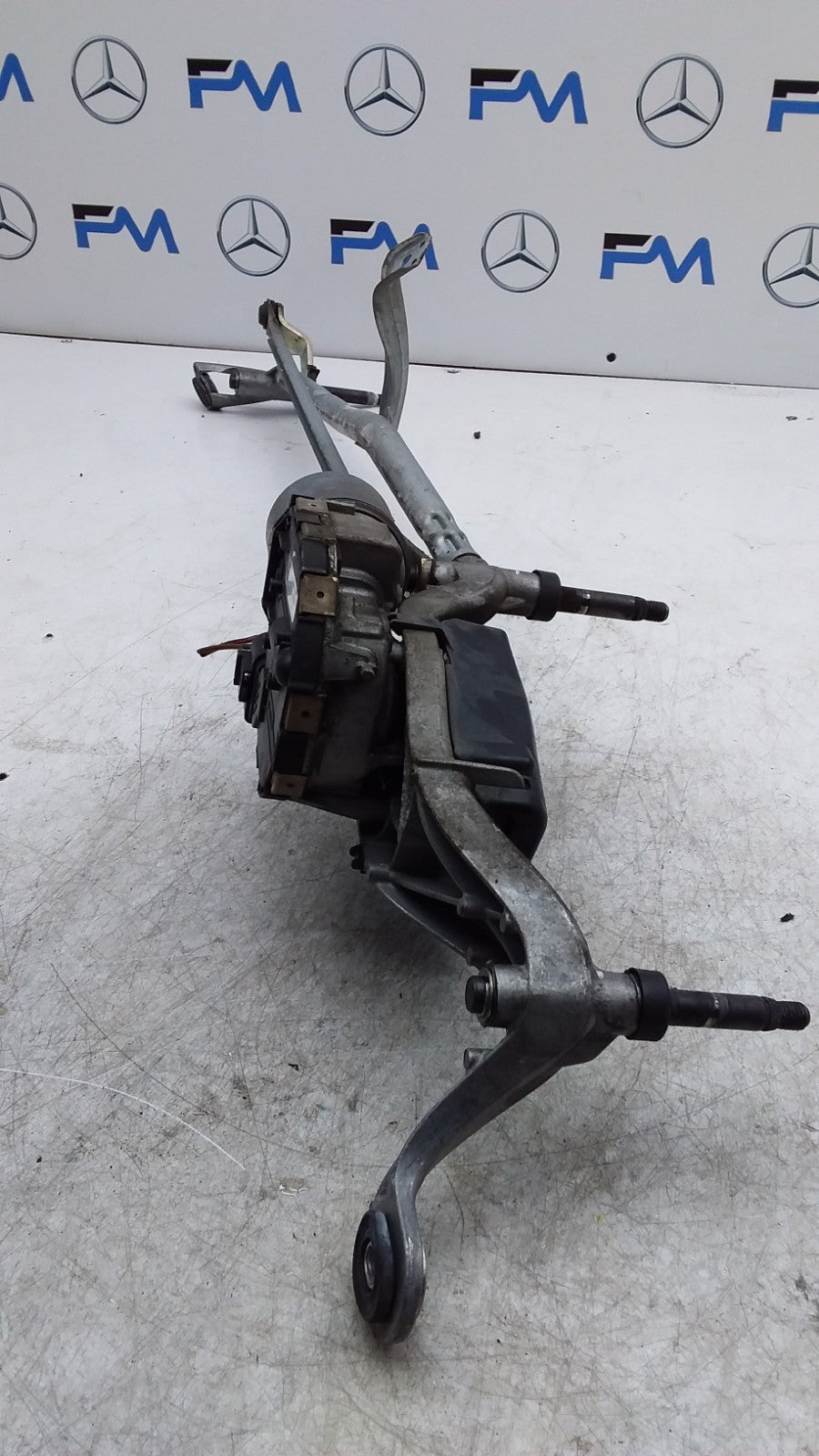 MERCEDES BENZ GLC W253 WINDSCREEN WIPER LINKAGE MOTOR   A2538205600 FMR436