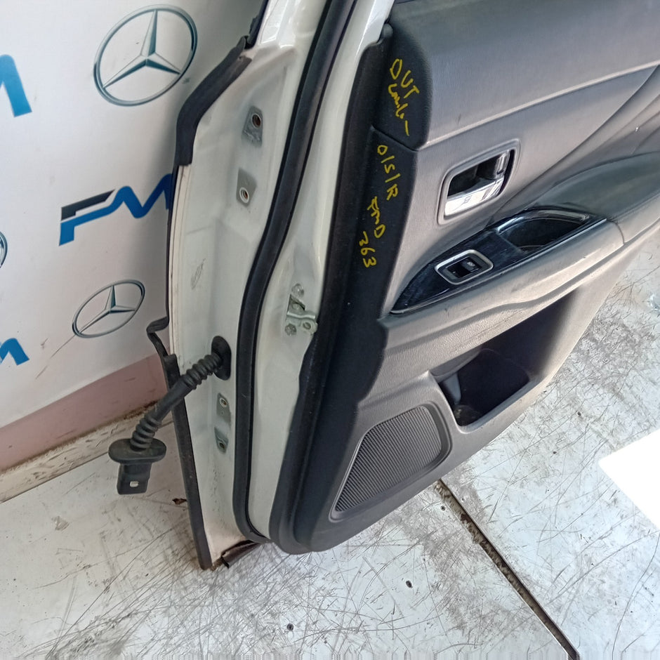 MITSUBISHI OUTLANDER MK3 DRIVER REAR DOOR OSR 2013 WHITE COMPLETE FMD363